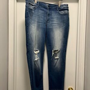 NEW KanCan 36R Signature Mid-Rise Skinny Stretch Jean Distressed Stretch